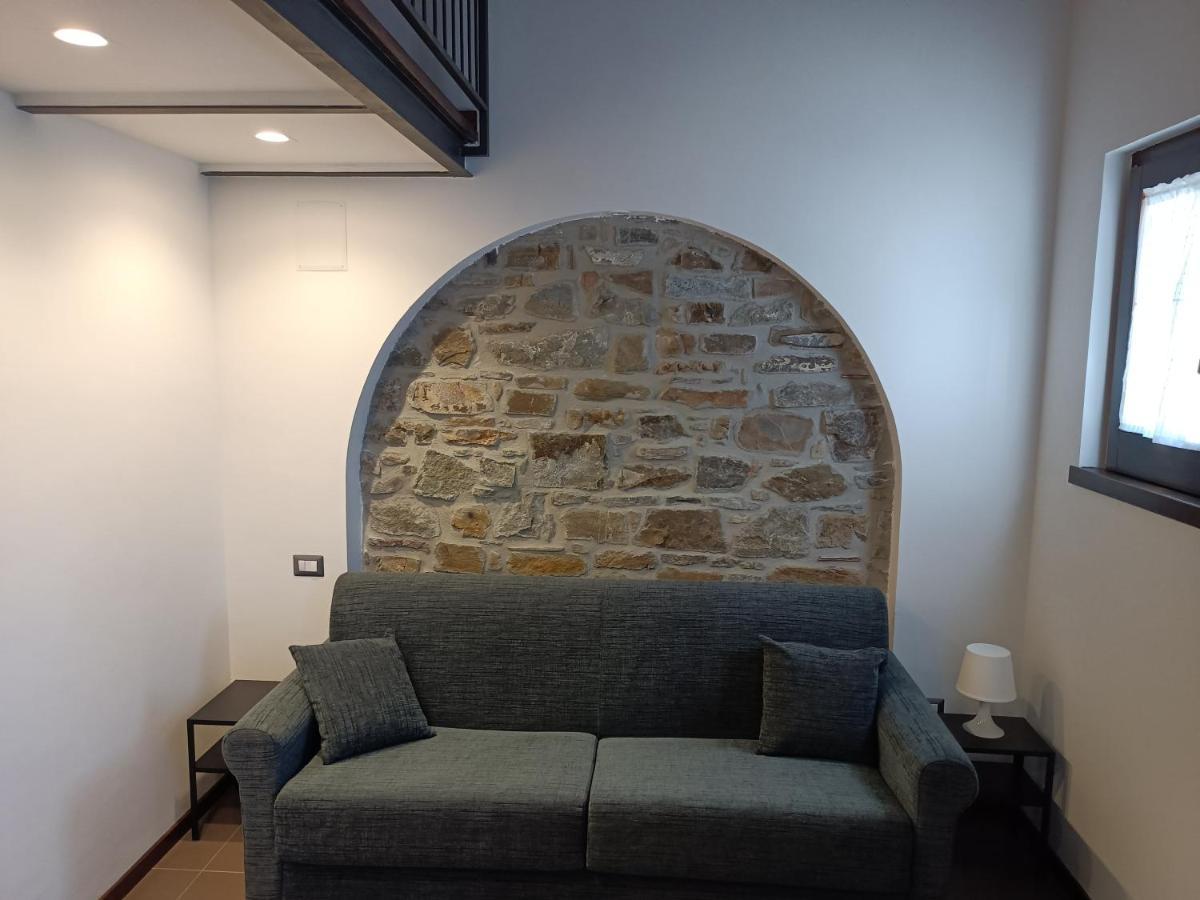 Agriturismo Piano Di Andrea Ostigliano Bagian luar foto