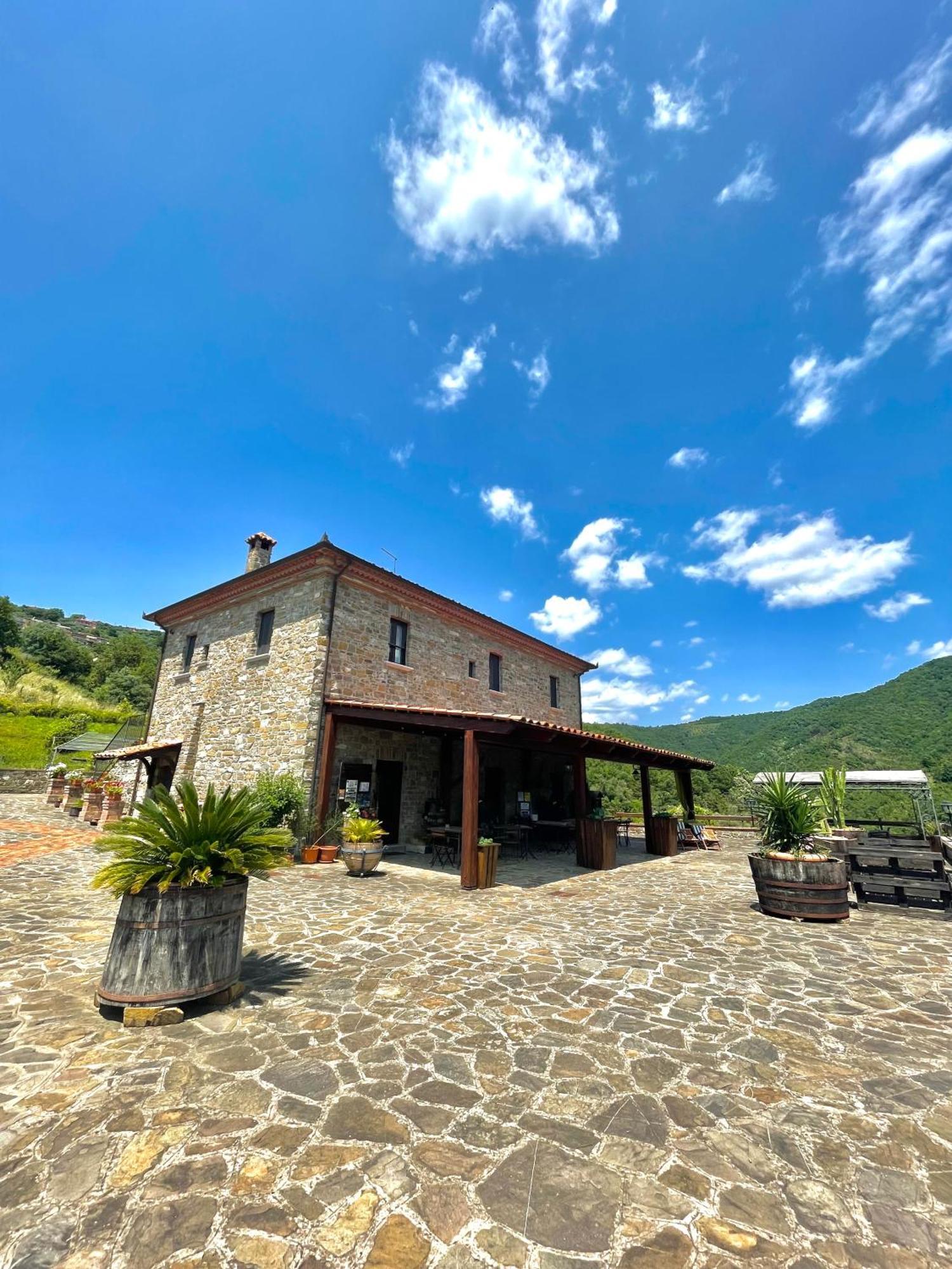 Agriturismo Piano Di Andrea Ostigliano Bagian luar foto