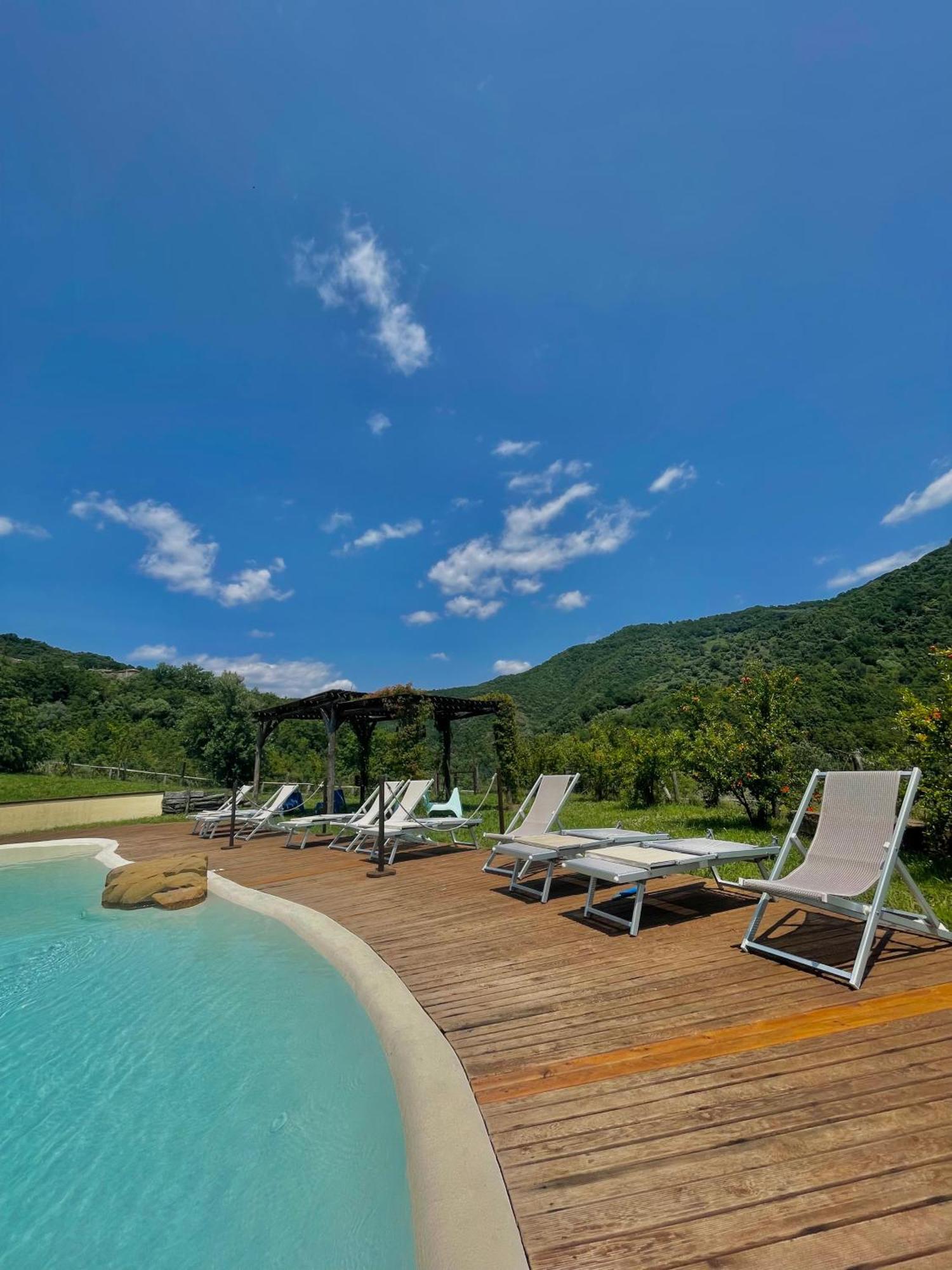 Agriturismo Piano Di Andrea Ostigliano Bagian luar foto