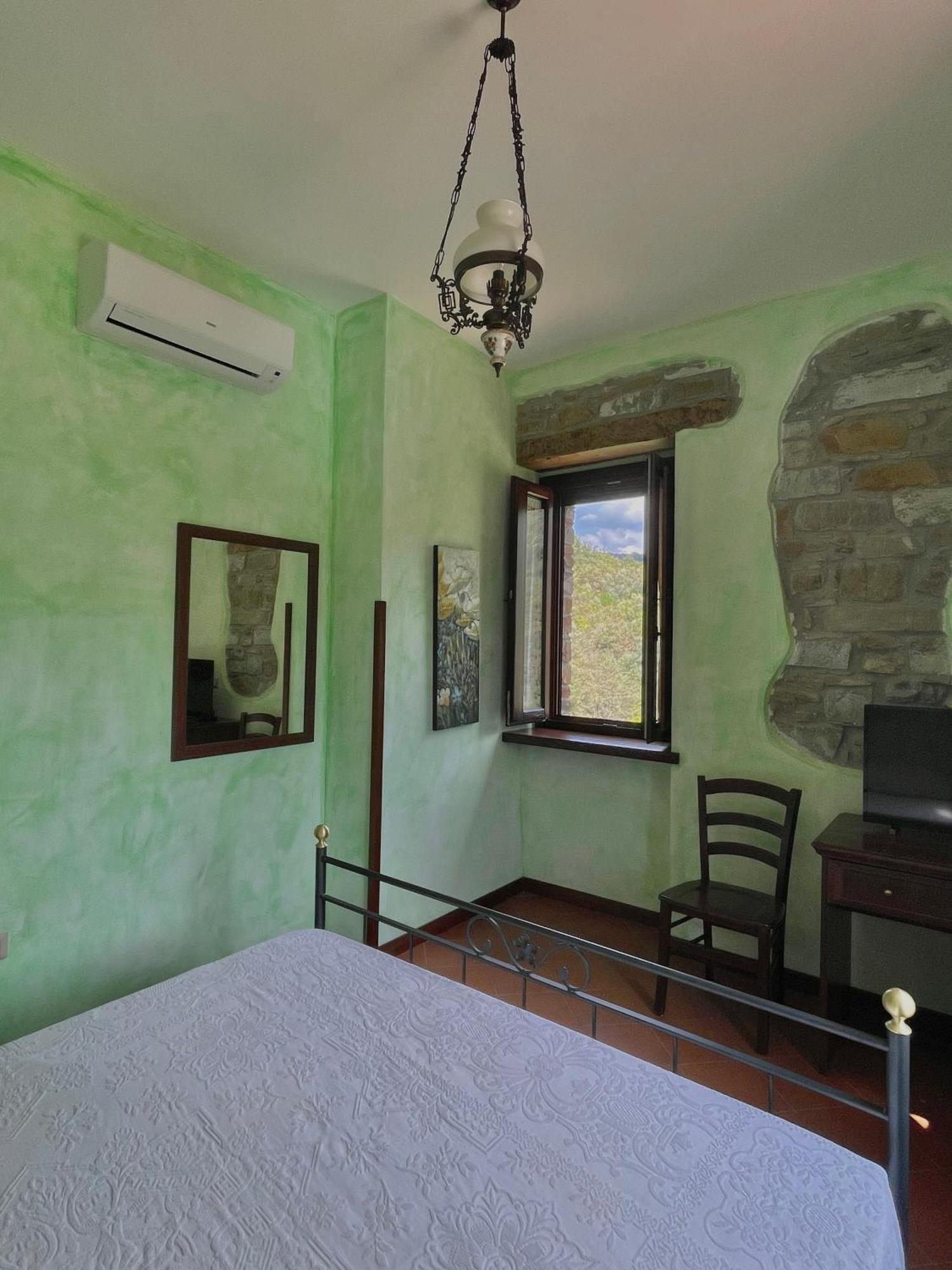 Agriturismo Piano Di Andrea Ostigliano Bagian luar foto