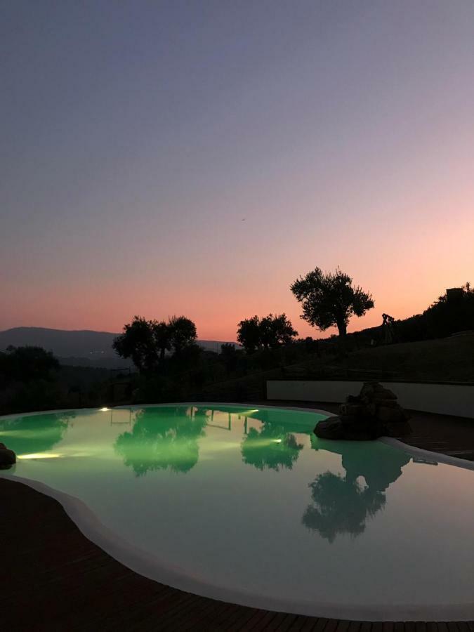 Agriturismo Piano Di Andrea Ostigliano Bagian luar foto